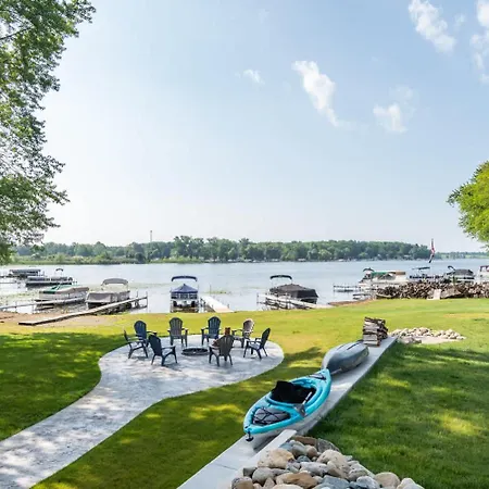 Lakeview Retreat, 6Br With Hot Tub Bliss